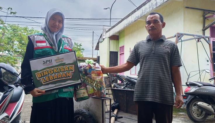 Momen Indah di Akhir Ramadhan: LAZ DPU Perwakilan Paser Salurkan Bingkisan Lebaran