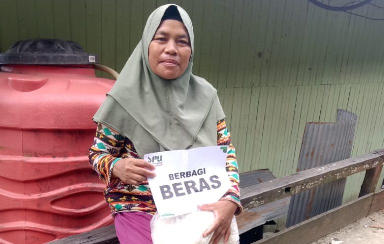 Dari Hati ke Hati: Salurkan Beras untuk Pejuang Keluarga di Samarinda