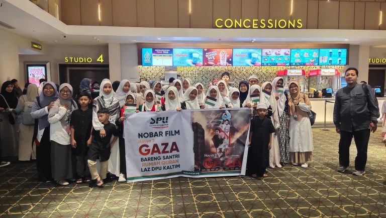 Santri Rumah Quran LAZ DPU Kaltim Nobar Film “Gaza” sebagai Pengingat Kepedulian terhadap Palestina