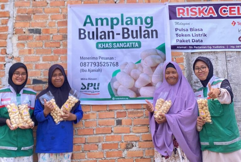[Kutim] Dari Dapur Sederhana, Ibu Ajaniah Terus Berkarya dengan Amplang