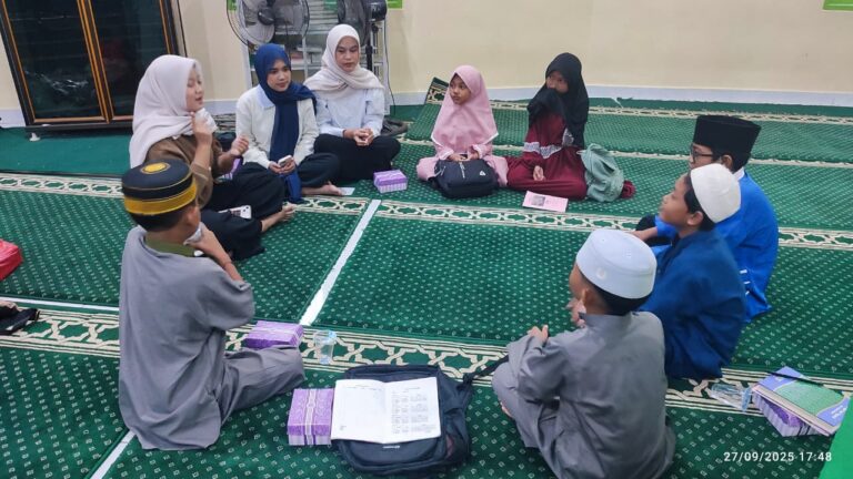Hujan Badai Tak Halangi Semangat Penerima Beasiswa Juara