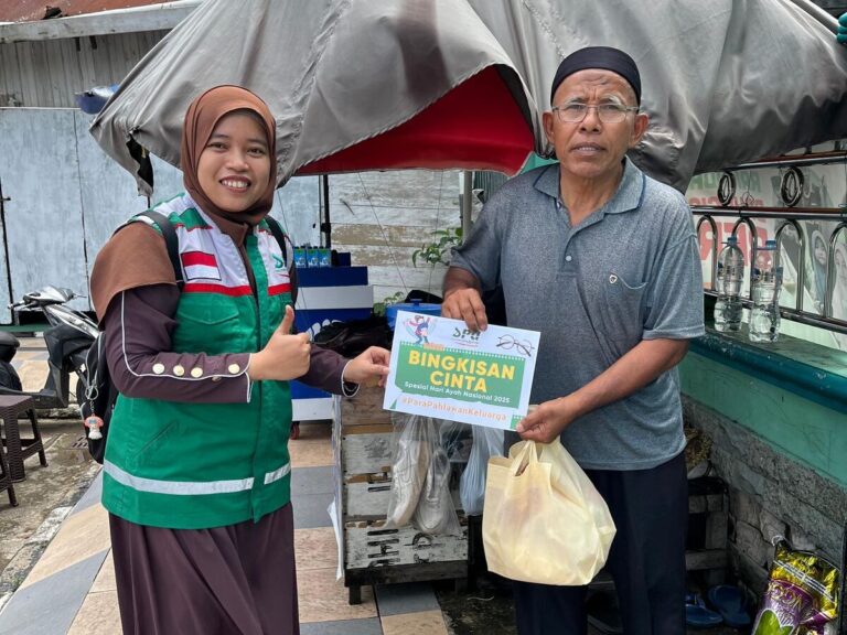 [Berau] Hadiah Kecil untuk Perjuangan Besar: Bingkisan Hari Ayah untuk Pak Lalu