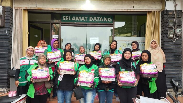 Kado Cinta untuk Ibu, LAZ DPU Kaltim Rayakan Hari Ibu Bersama Ladies Ojol