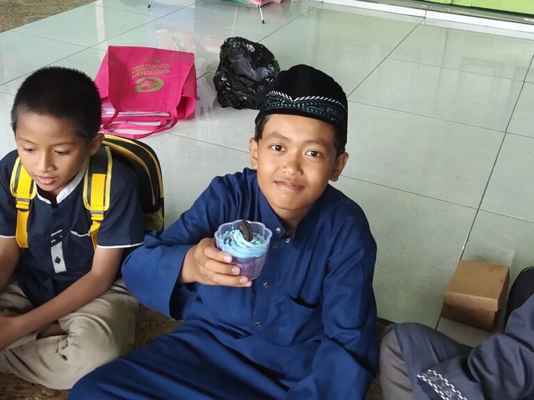 Spesial Hari Ibu dalam pembinaan beasiswa juara dan yatim