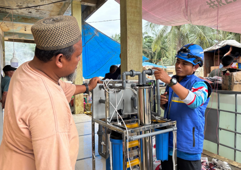 Warga Pantai Cempa Terima Akses Air Bersih Pascabanjir