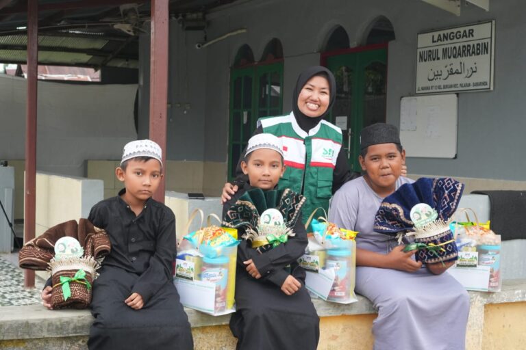 Menguatkan Hati Yatim Lewat Kado Ramadhan di Palaran