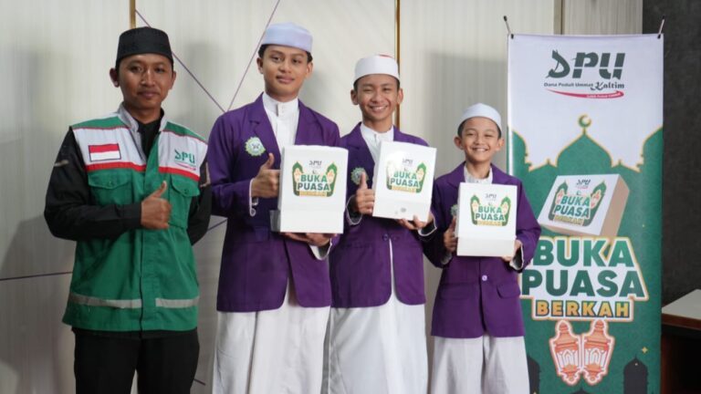 Senyum Santri PPTQ Mutiara Iringi Momen Berbuka Puasa Berkah