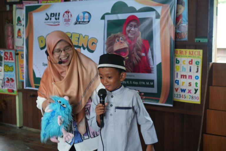 Dongeng Ceria Warnai Hari Anak Nasional di PAUD Al Wahdah
