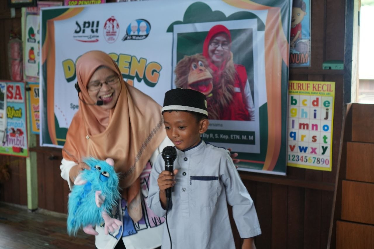 Dongeng Ceria Warnai Hari Anak Nasional di PAUD Al Wahdah
