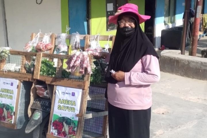 Ikhtiar Baru Ibu Neneng, Menjemput Rezeki Lewat Usaha Sayur Keliling