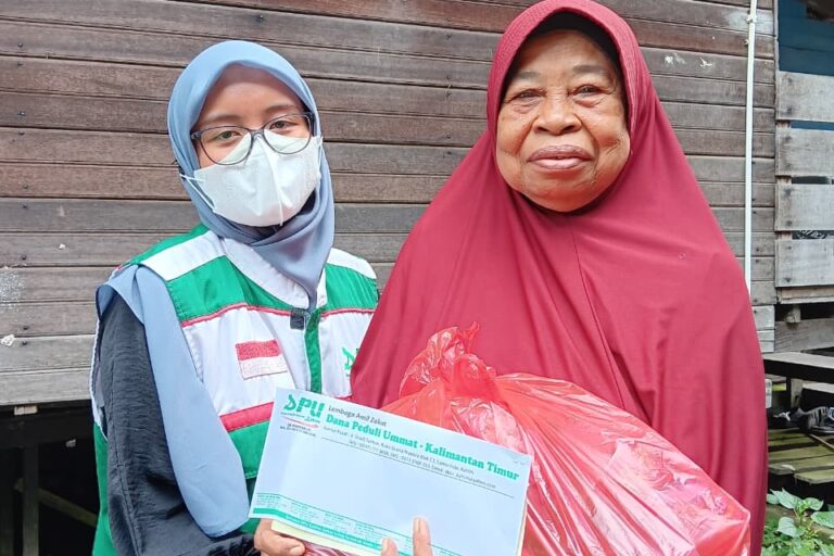[KUTIM] Penyaluran Santunan Peduli Dhuafa, Wujud Kepedulian untuk Sesama